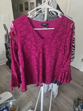 Alfani Fuchsia Floral Lace V-Neck Statement Bell Sleeve Top